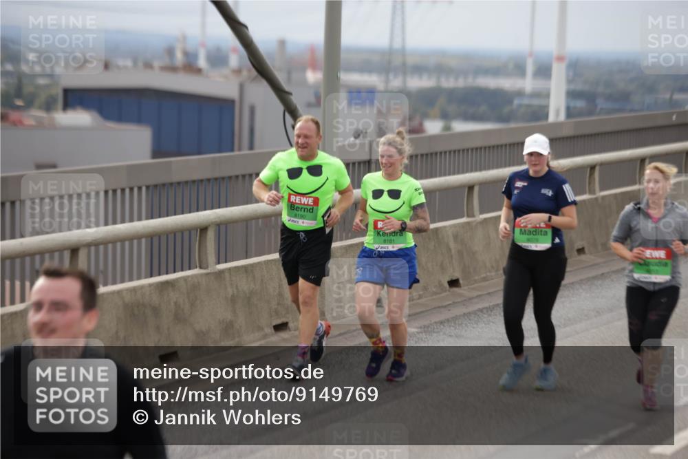 03.10.2025 - Köhlbrandbrückenlauf Jannik Wohlers http://msf.ph/oto/9149769 03.10.2025 15:54:34 Position 1 8190, 8181, 8079 meine-sportfotos.de