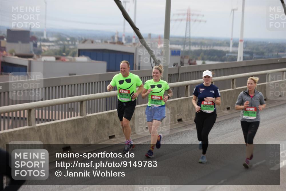 03.10.2025 - Köhlbrandbrückenlauf Jannik Wohlers http://msf.ph/oto/9149783 03.10.2025 15:54:35 Position 1 8190, 8181, 8079 meine-sportfotos.de