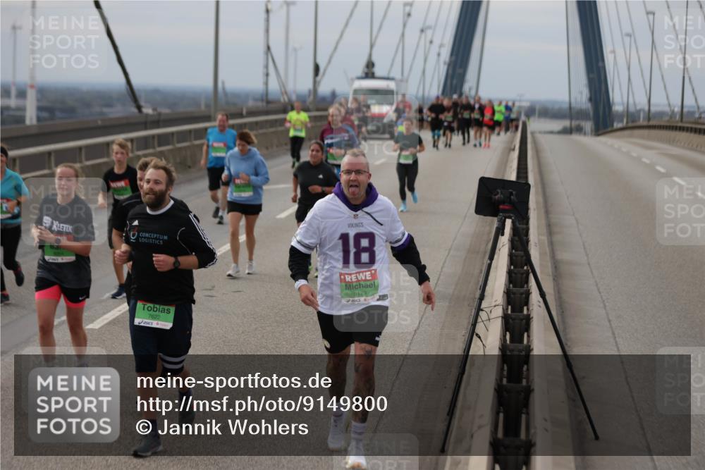 03.10.2025 - Köhlbrandbrückenlauf Jannik Wohlers http://msf.ph/oto/9149800 03.10.2025 15:54:38 Position 1 18, 9179, 7622 meine-sportfotos.de