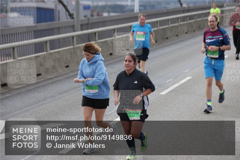 03.10.2025 - Köhlbrandbrückenlauf Jannik Wohlers http://msf.ph/oto/9149836 03.10.2025 15:54:42 Position 1 7712, 7785, 18674 meine-sportfotos.de