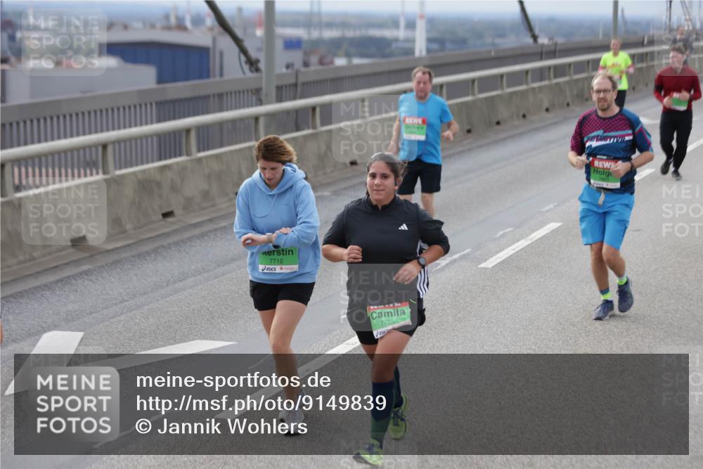 03.10.2025 - Köhlbrandbrückenlauf Jannik Wohlers http://msf.ph/oto/9149839 03.10.2025 15:54:42 Position 1 7712, 7785, 7863 meine-sportfotos.de
