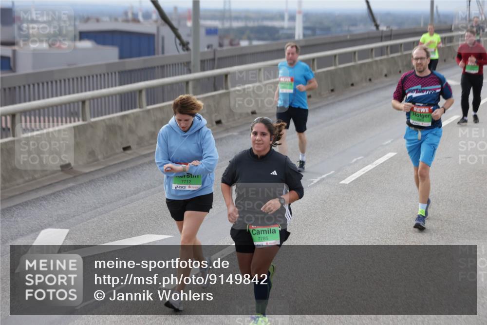 03.10.2025 - Köhlbrandbrückenlauf Jannik Wohlers http://msf.ph/oto/9149842 03.10.2025 15:54:42 Position 1 7712, 7785, 7869 meine-sportfotos.de