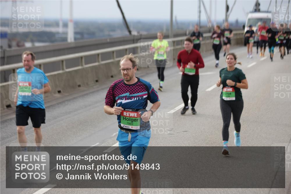 03.10.2025 - Köhlbrandbrückenlauf Jannik Wohlers http://msf.ph/oto/9149843 03.10.2025 15:54:43 Position 1 7869 meine-sportfotos.de