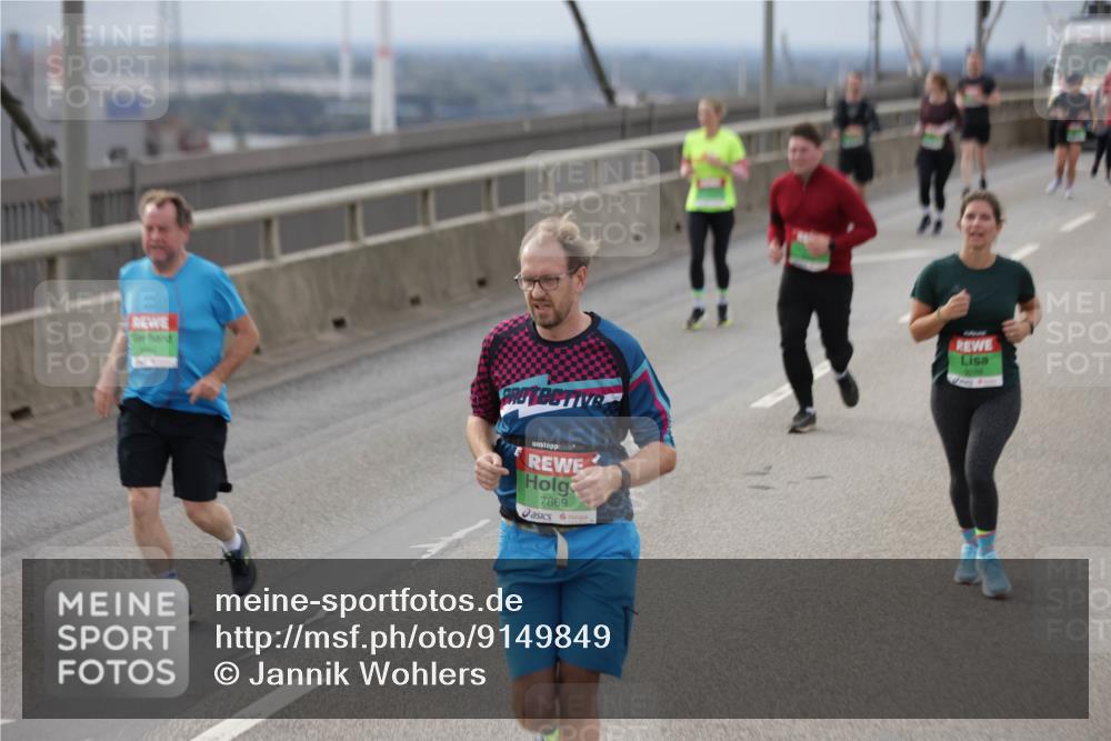 03.10.2025 - Köhlbrandbrückenlauf Jannik Wohlers http://msf.ph/oto/9149849 03.10.2025 15:54:43 Position 1 7869 meine-sportfotos.de