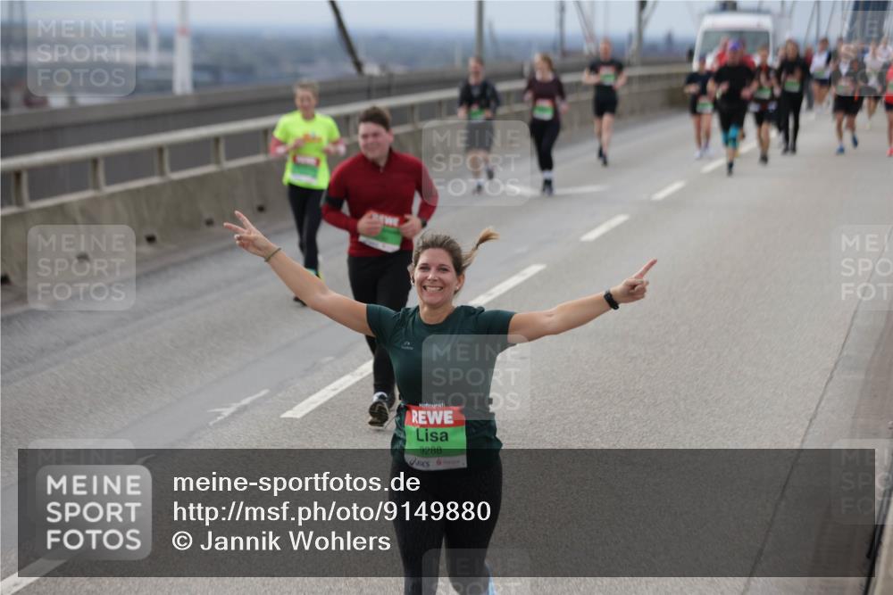 03.10.2025 - Köhlbrandbrückenlauf Jannik Wohlers http://msf.ph/oto/9149880 03.10.2025 15:54:45 Position 1 9288 meine-sportfotos.de