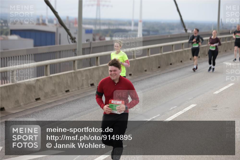 03.10.2025 - Köhlbrandbrückenlauf Jannik Wohlers http://msf.ph/oto/9149895 03.10.2025 15:54:46 Position 1 82 meine-sportfotos.de