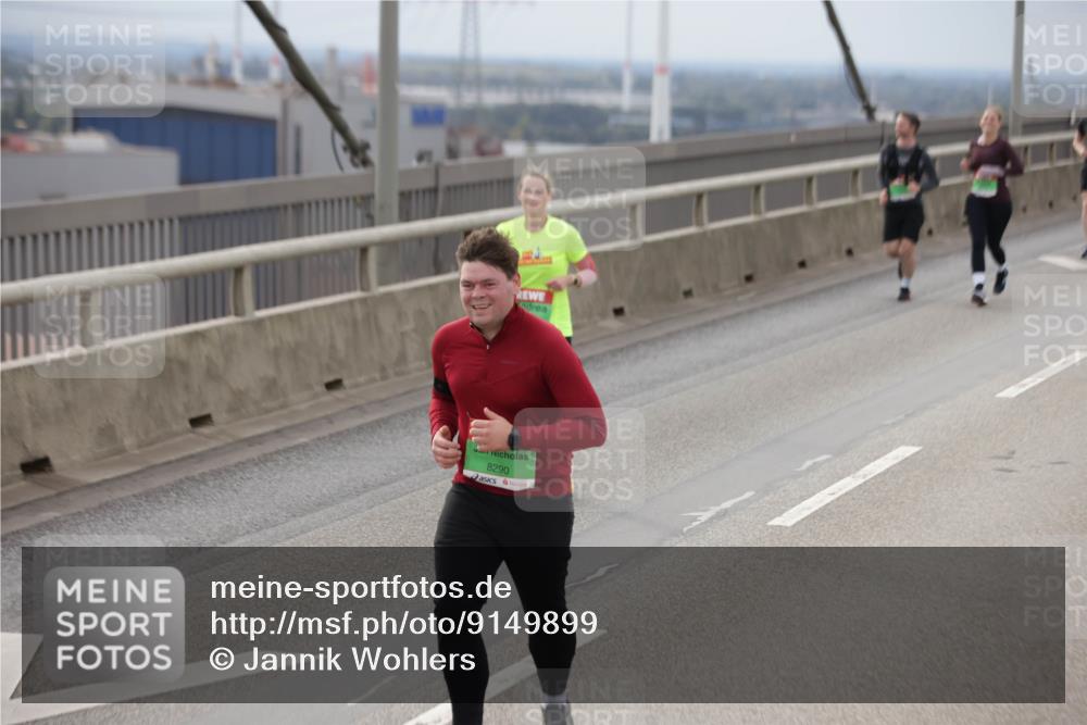 03.10.2025 - Köhlbrandbrückenlauf Jannik Wohlers http://msf.ph/oto/9149899 03.10.2025 15:54:47 Position 1 8290 meine-sportfotos.de