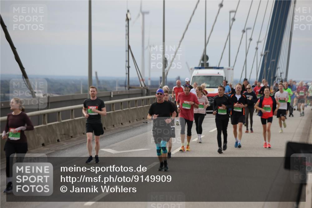 03.10.2025 - Köhlbrandbrückenlauf Jannik Wohlers http://msf.ph/oto/9149909 03.10.2025 15:54:49 Position 1  meine-sportfotos.de
