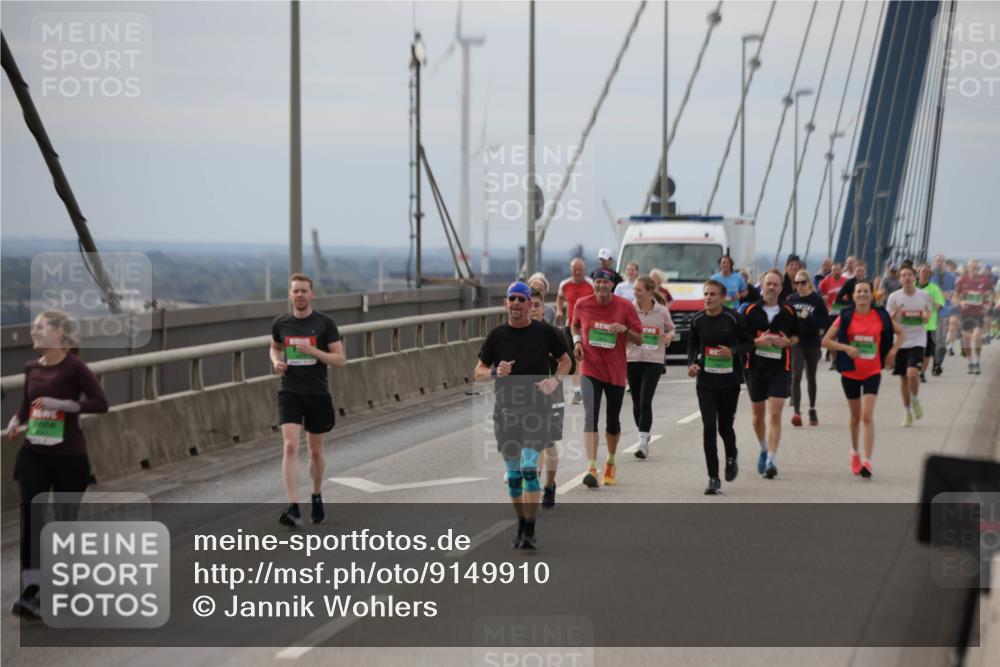 03.10.2025 - Köhlbrandbrückenlauf Jannik Wohlers http://msf.ph/oto/9149910 03.10.2025 15:54:49 Position 1  meine-sportfotos.de