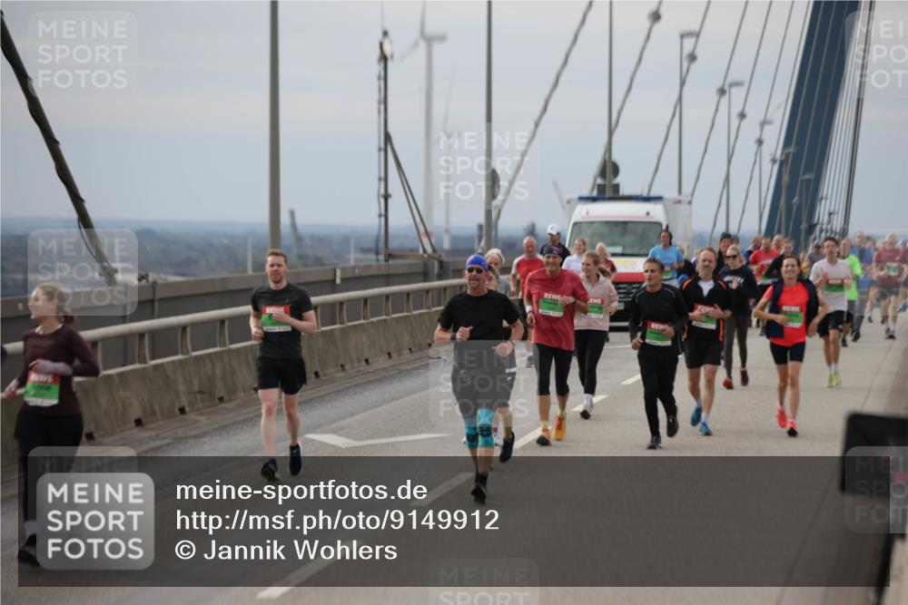 03.10.2025 - Köhlbrandbrückenlauf Jannik Wohlers http://msf.ph/oto/9149912 03.10.2025 15:54:49 Position 1  meine-sportfotos.de