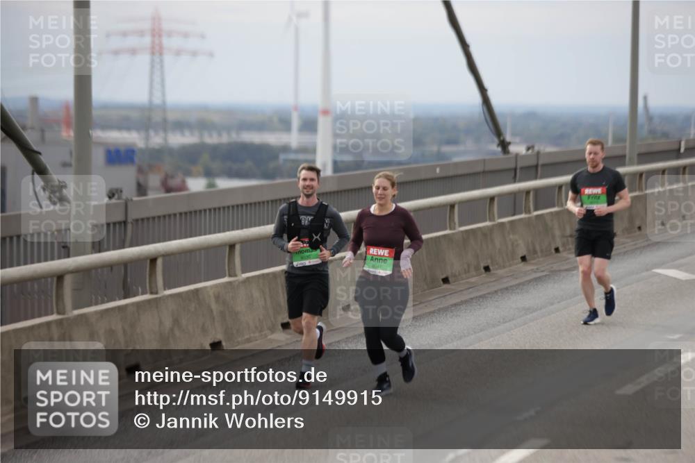 03.10.2025 - Köhlbrandbrückenlauf Jannik Wohlers http://msf.ph/oto/9149915 03.10.2025 15:54:50 Position 1 8047 meine-sportfotos.de