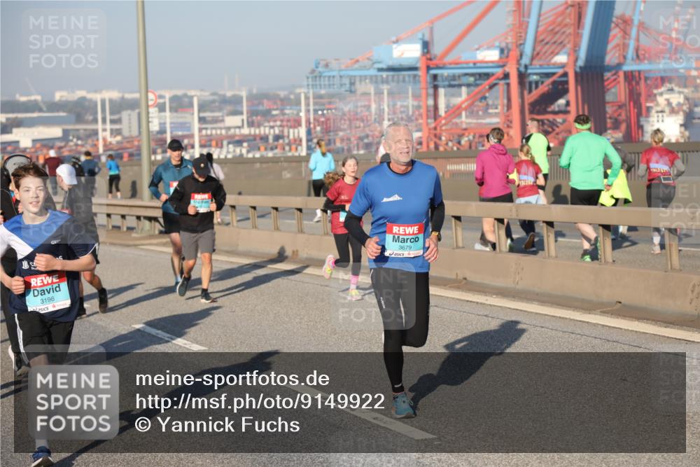 03.10.2025 - Köhlbrandbrückenlauf Yannick Fuchs http://msf.ph/oto/9149922 03.10.2025 08:41:41 Position 2 3196, 3679 meine-sportfotos.de
