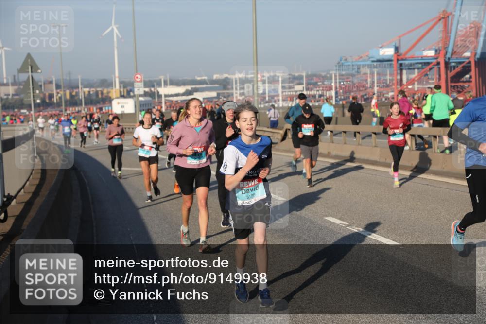 03.10.2025 - Köhlbrandbrückenlauf Yannick Fuchs http://msf.ph/oto/9149938 03.10.2025 08:41:42 Position 2 3196 meine-sportfotos.de