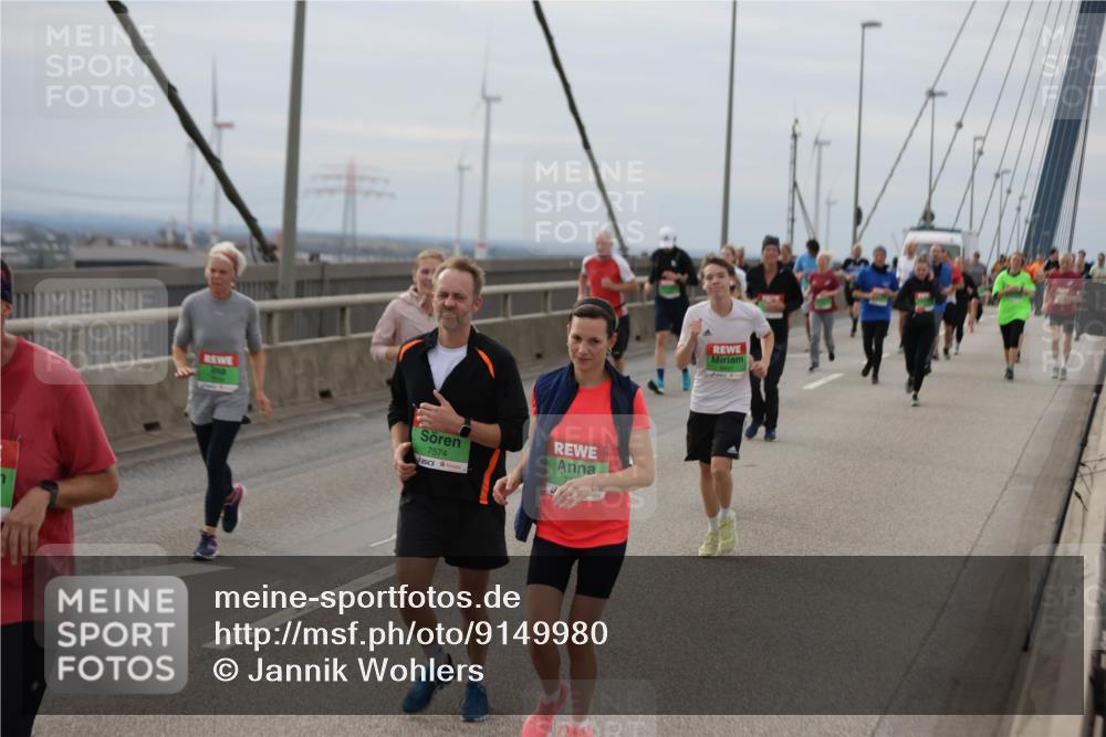03.10.2025 - Köhlbrandbrückenlauf Jannik Wohlers http://msf.ph/oto/9149980 03.10.2025 15:55:00 Position 1 7, 7574 meine-sportfotos.de