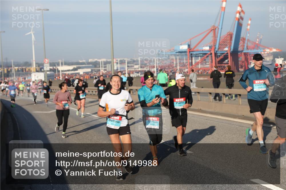 03.10.2025 - Köhlbrandbrückenlauf Yannick Fuchs http://msf.ph/oto/9149988 03.10.2025 08:41:46 Position 2 3341, 2913, 2661, 3228 meine-sportfotos.de