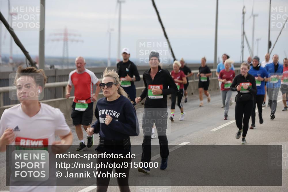 03.10.2025 - Köhlbrandbrückenlauf Jannik Wohlers http://msf.ph/oto/9150000 03.10.2025 15:55:02 Position 1 9431 meine-sportfotos.de