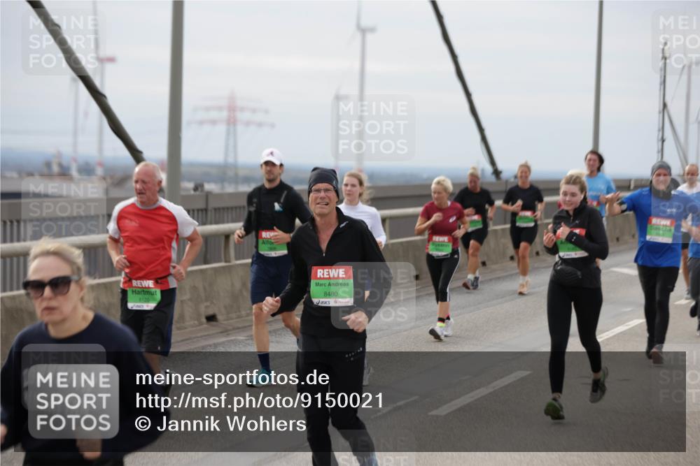 03.10.2025 - Köhlbrandbrückenlauf Jannik Wohlers http://msf.ph/oto/9150021 03.10.2025 15:55:03 Position 1 8120, 8480 meine-sportfotos.de