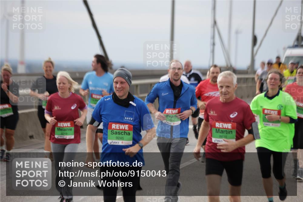 03.10.2025 - Köhlbrandbrückenlauf Jannik Wohlers http://msf.ph/oto/9150043 03.10.2025 15:55:06 Position 1 8997, 8615, 8019, 9245 meine-sportfotos.de