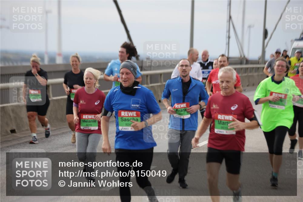 03.10.2025 - Köhlbrandbrückenlauf Jannik Wohlers http://msf.ph/oto/9150049 03.10.2025 15:55:06 Position 1 924, 8997, 8019 meine-sportfotos.de