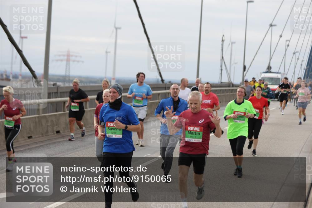 03.10.2025 - Köhlbrandbrückenlauf Jannik Wohlers http://msf.ph/oto/9150065 03.10.2025 15:55:07 Position 1 9245, 8615 meine-sportfotos.de