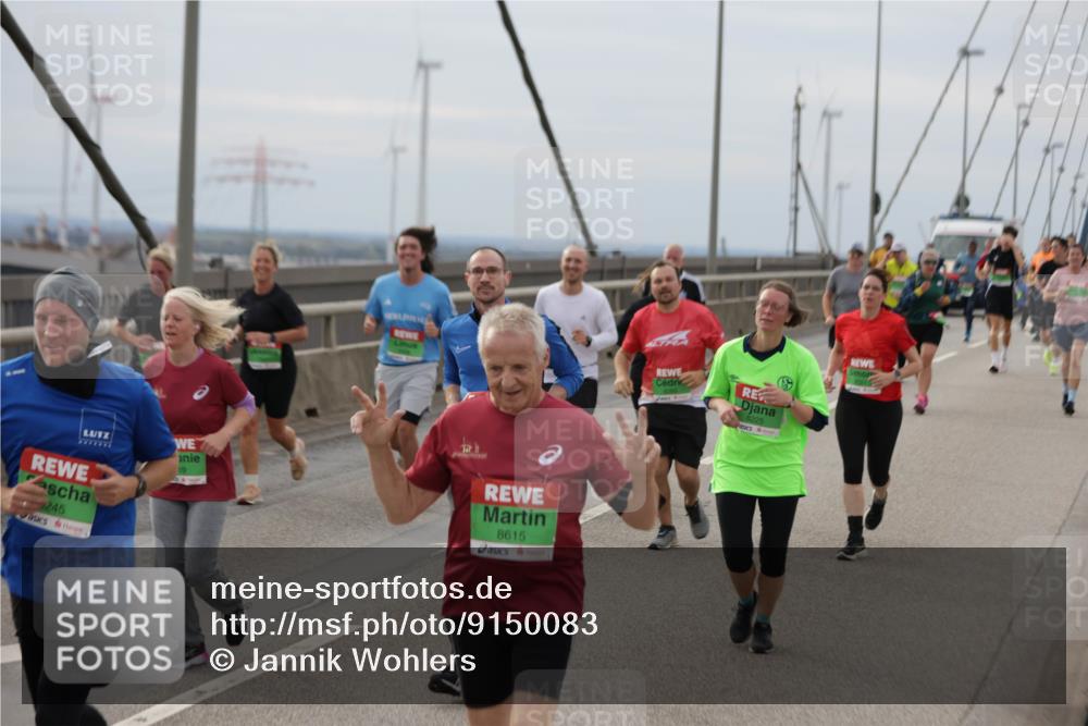 03.10.2025 - Köhlbrandbrückenlauf Jannik Wohlers http://msf.ph/oto/9150083 03.10.2025 15:55:08 Position 1 9245, 19, 8615, 8225 meine-sportfotos.de
