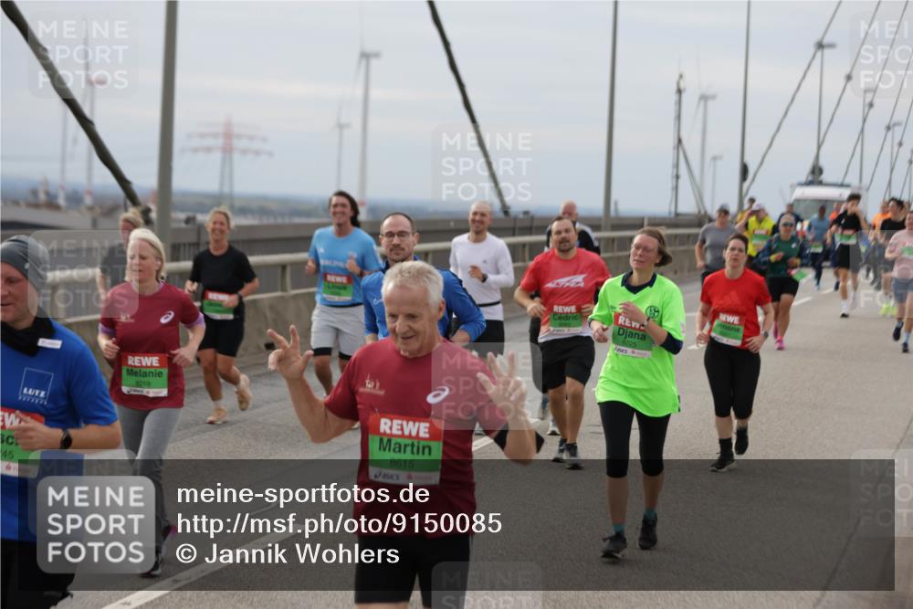 03.10.2025 - Köhlbrandbrückenlauf Jannik Wohlers http://msf.ph/oto/9150085 03.10.2025 15:55:08 Position 1 8019, 45, 8615, 8225 meine-sportfotos.de