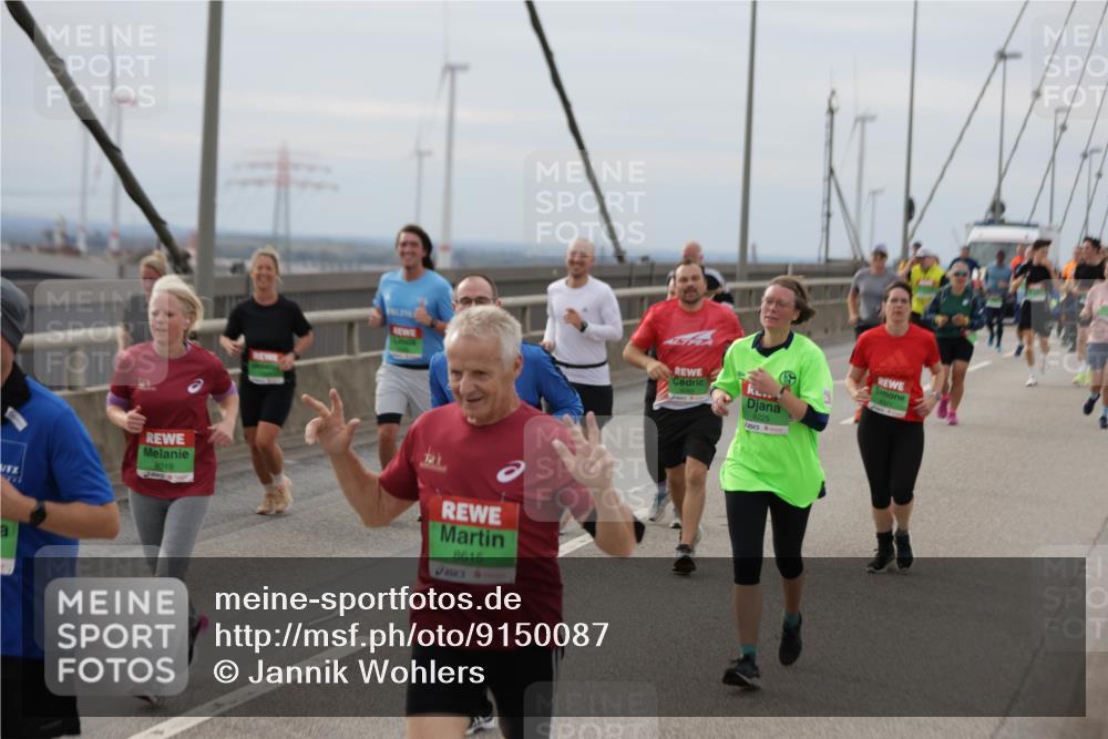 03.10.2025 - Köhlbrandbrückenlauf Jannik Wohlers http://msf.ph/oto/9150087 03.10.2025 15:55:08 Position 1 8019, 8615, 8225 meine-sportfotos.de