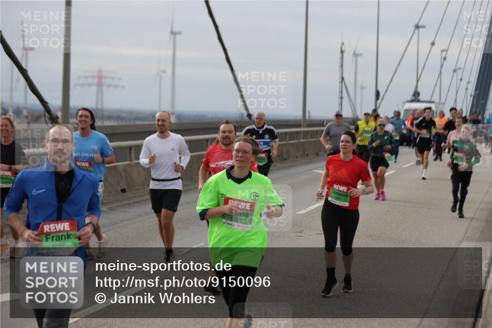 03.10.2025 - Köhlbrandbrückenlauf Jannik Wohlers http://msf.ph/oto/9150096 03.10.2025 15:55:09 Position 1 8997, 8225, 8321 meine-sportfotos.de