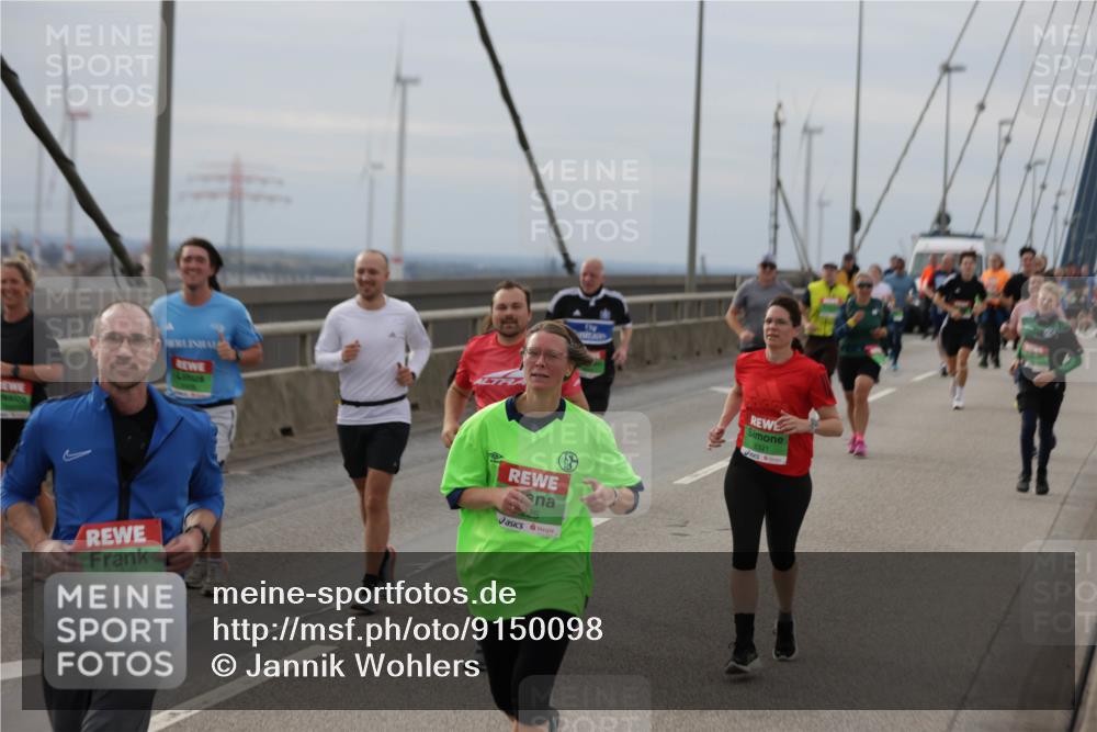 03.10.2025 - Köhlbrandbrückenlauf Jannik Wohlers http://msf.ph/oto/9150098 03.10.2025 15:55:09 Position 1 8997, 1225, 8321 meine-sportfotos.de