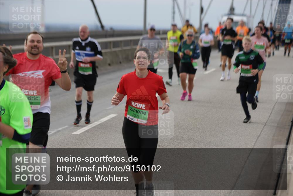03.10.2025 - Köhlbrandbrückenlauf Jannik Wohlers http://msf.ph/oto/9150102 03.10.2025 15:55:10 Position 1 8321 meine-sportfotos.de
