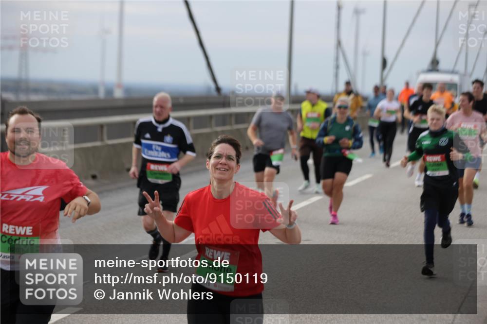03.10.2025 - Köhlbrandbrückenlauf Jannik Wohlers http://msf.ph/oto/9150119 03.10.2025 15:55:11 Position 1 8263, 8321 meine-sportfotos.de