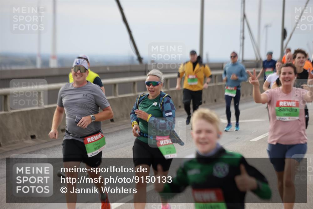 03.10.2025 - Köhlbrandbrückenlauf Jannik Wohlers http://msf.ph/oto/9150133 03.10.2025 15:55:13 Position 1 9734, 9733 meine-sportfotos.de