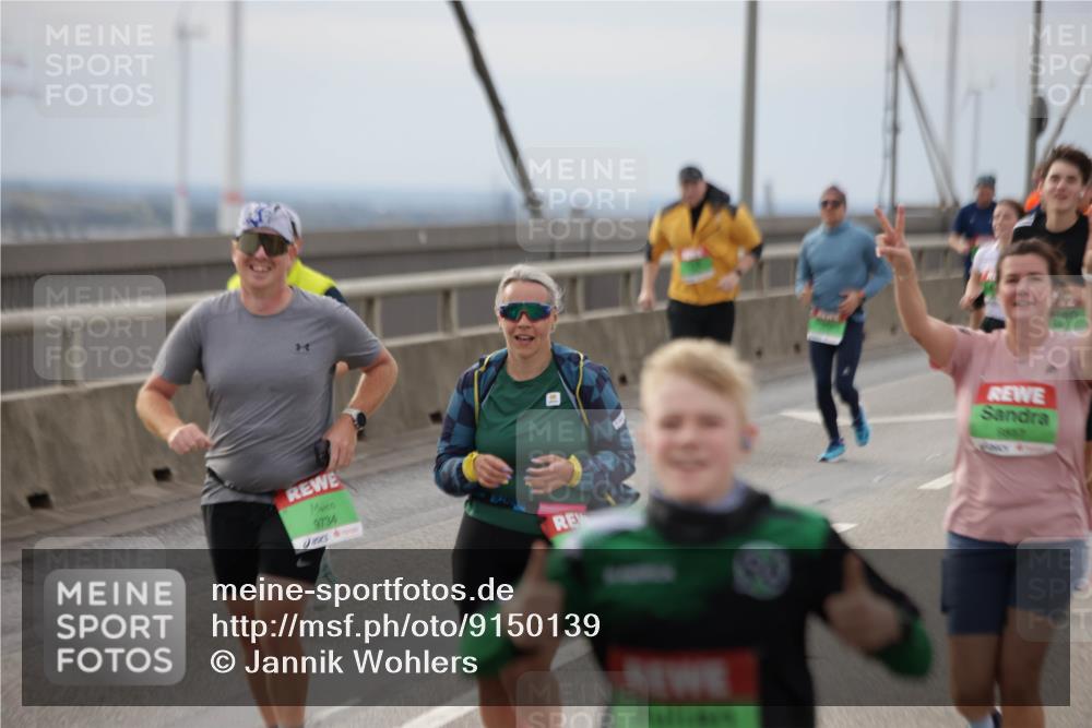 03.10.2025 - Köhlbrandbrückenlauf Jannik Wohlers http://msf.ph/oto/9150139 03.10.2025 15:55:13 Position 1 9734 meine-sportfotos.de