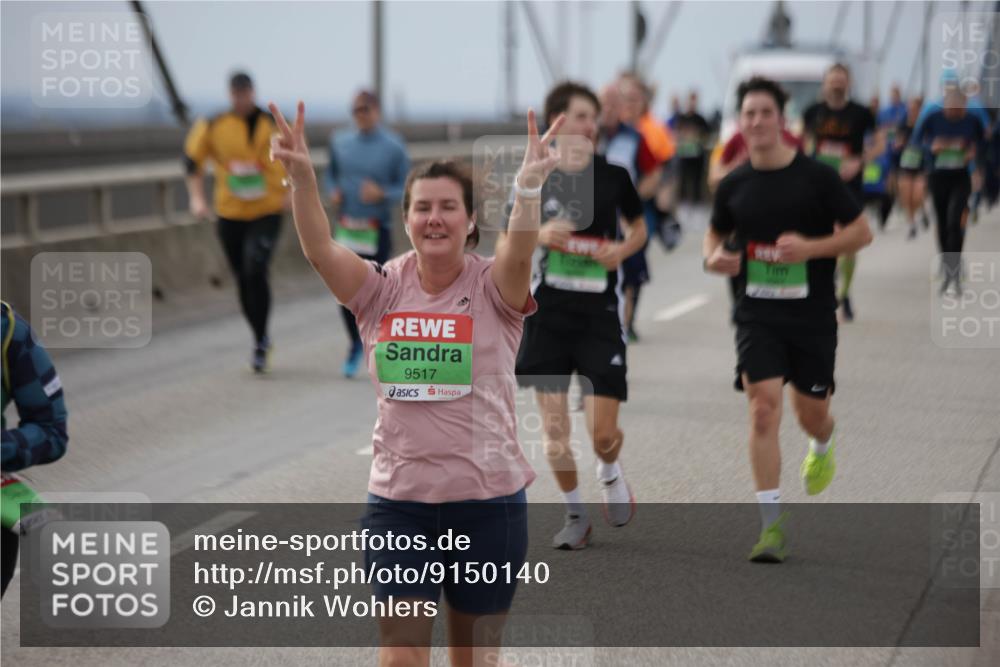 03.10.2025 - Köhlbrandbrückenlauf Jannik Wohlers http://msf.ph/oto/9150140 03.10.2025 15:55:14 Position 1 9739, 9517 meine-sportfotos.de