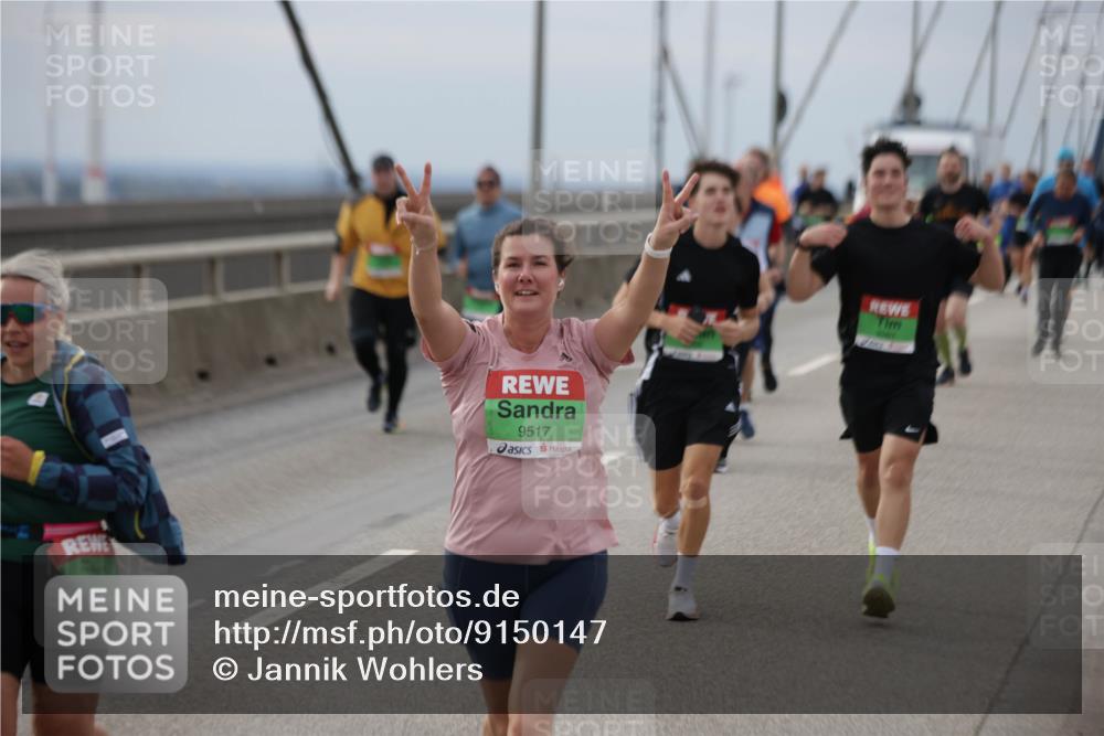 03.10.2025 - Köhlbrandbrückenlauf Jannik Wohlers http://msf.ph/oto/9150147 03.10.2025 15:55:14 Position 1 9517 meine-sportfotos.de