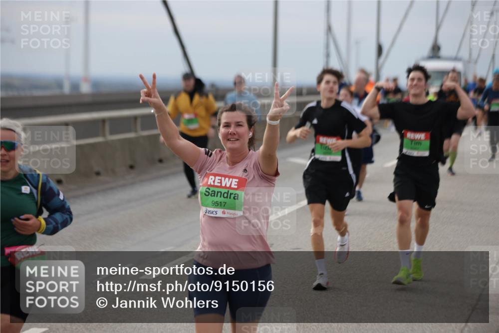 03.10.2025 - Köhlbrandbrückenlauf Jannik Wohlers http://msf.ph/oto/9150156 03.10.2025 15:55:15 Position 1 9517 meine-sportfotos.de