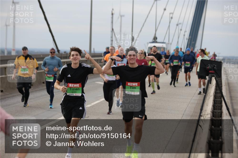 03.10.2025 - Köhlbrandbrückenlauf Jannik Wohlers http://msf.ph/oto/9150164 03.10.2025 15:55:16 Position 1 9266, 9267 meine-sportfotos.de