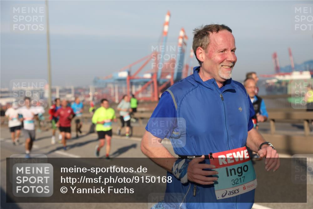03.10.2025 - Köhlbrandbrückenlauf Yannick Fuchs http://msf.ph/oto/9150168 03.10.2025 08:42:03 Position 2 3217 meine-sportfotos.de