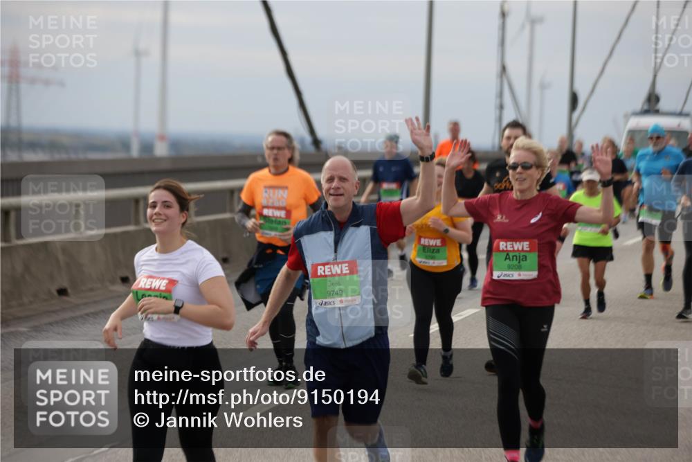 03.10.2025 - Köhlbrandbrückenlauf Jannik Wohlers http://msf.ph/oto/9150194 03.10.2025 15:55:19 Position 1 878, 9749, 3790, 9208 meine-sportfotos.de