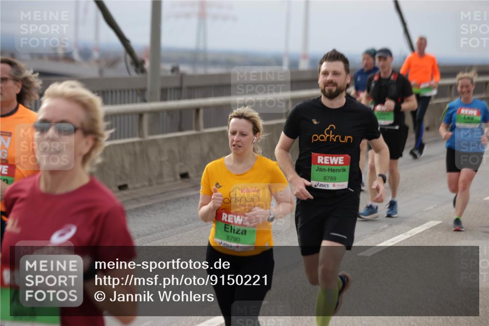 03.10.2025 - Köhlbrandbrückenlauf Jannik Wohlers http://msf.ph/oto/9150221 03.10.2025 15:55:22 Position 1 8789, 8790 meine-sportfotos.de