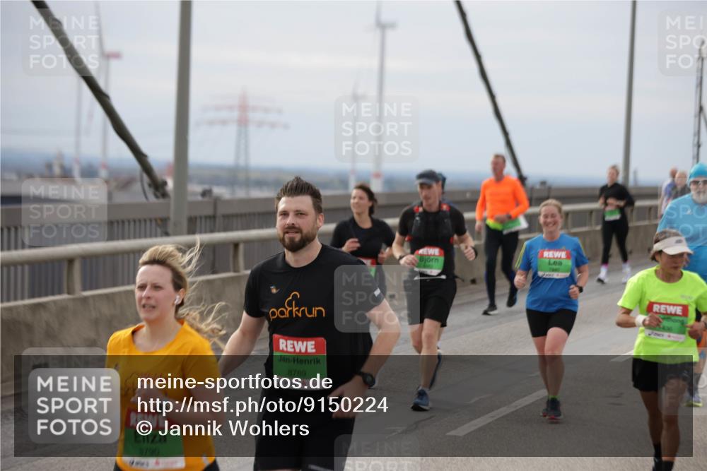03.10.2025 - Köhlbrandbrückenlauf Jannik Wohlers http://msf.ph/oto/9150224 03.10.2025 15:55:22 Position 1 8799, 8789, 7840 meine-sportfotos.de