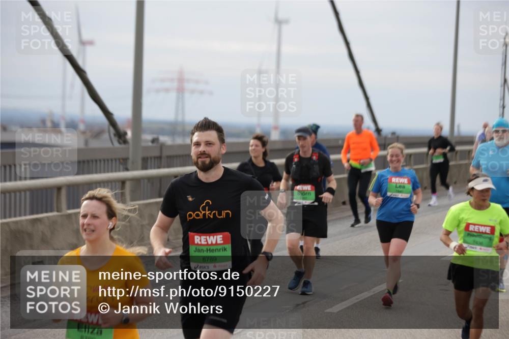 03.10.2025 - Köhlbrandbrückenlauf Jannik Wohlers http://msf.ph/oto/9150227 03.10.2025 15:55:23 Position 1 8789, 7840, 7436 meine-sportfotos.de