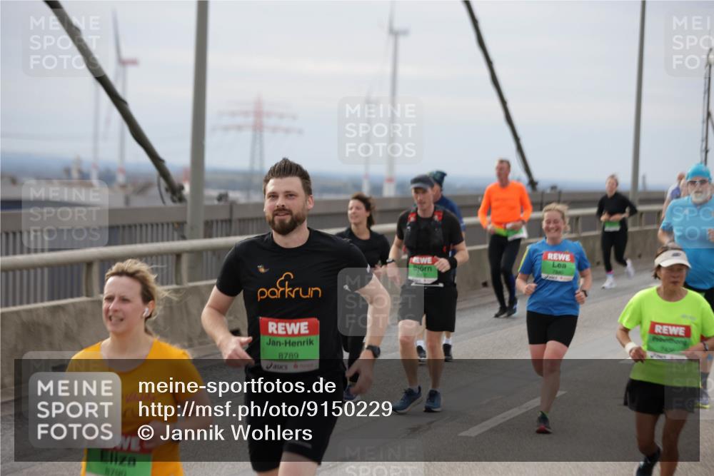 03.10.2025 - Köhlbrandbrückenlauf Jannik Wohlers http://msf.ph/oto/9150229 03.10.2025 15:55:23 Position 1 8789, 7840 meine-sportfotos.de