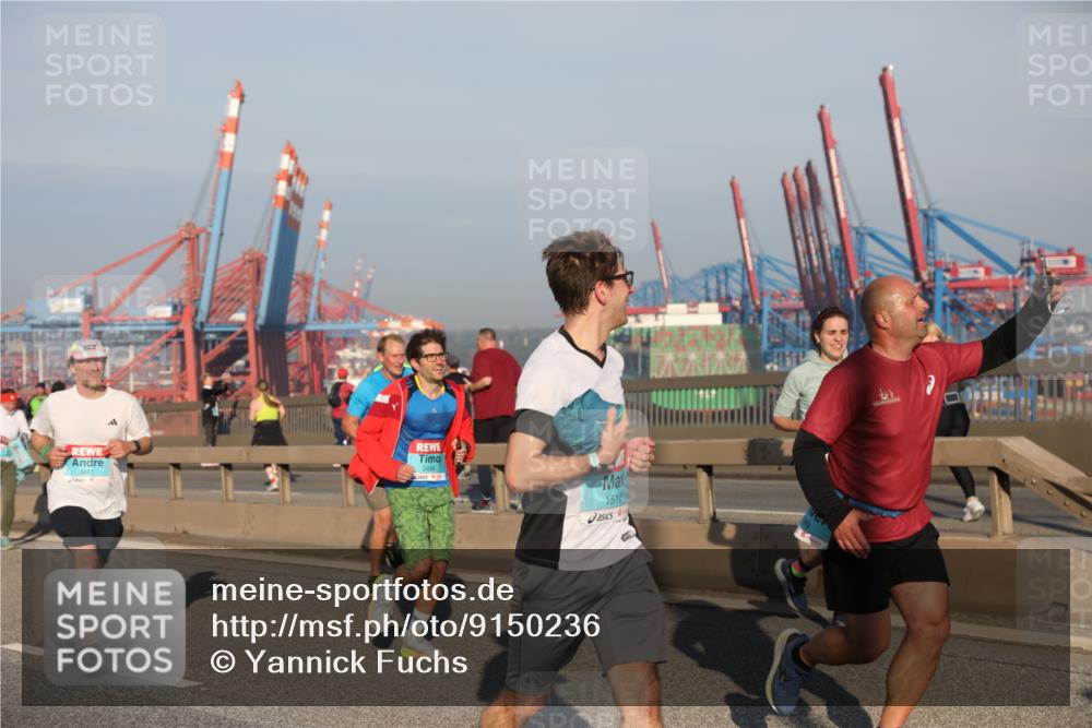 03.10.2025 - Köhlbrandbrückenlauf Yannick Fuchs http://msf.ph/oto/9150236 03.10.2025 08:42:08 Position 2 3481, 3484, 1516 meine-sportfotos.de
