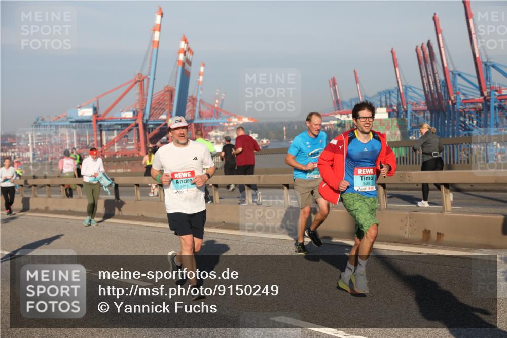 03.10.2025 - Köhlbrandbrückenlauf Yannick Fuchs http://msf.ph/oto/9150249 03.10.2025 08:42:08 Position 2 3481, 3484 meine-sportfotos.de