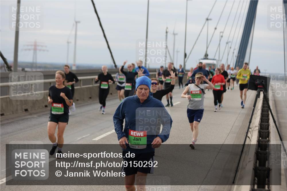 03.10.2025 - Köhlbrandbrückenlauf Jannik Wohlers http://msf.ph/oto/9150292 03.10.2025 15:55:27 Position 1 7632 meine-sportfotos.de