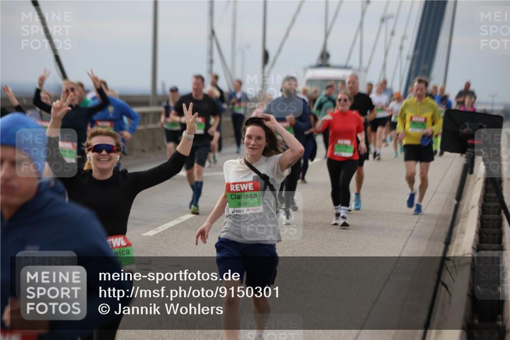 03.10.2025 - Köhlbrandbrückenlauf Jannik Wohlers http://msf.ph/oto/9150301 03.10.2025 15:55:28 Position 1 8098 meine-sportfotos.de