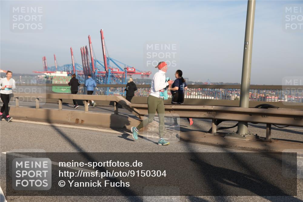 03.10.2025 - Köhlbrandbrückenlauf Yannick Fuchs http://msf.ph/oto/9150304 03.10.2025 08:42:14 Position 2 118 meine-sportfotos.de