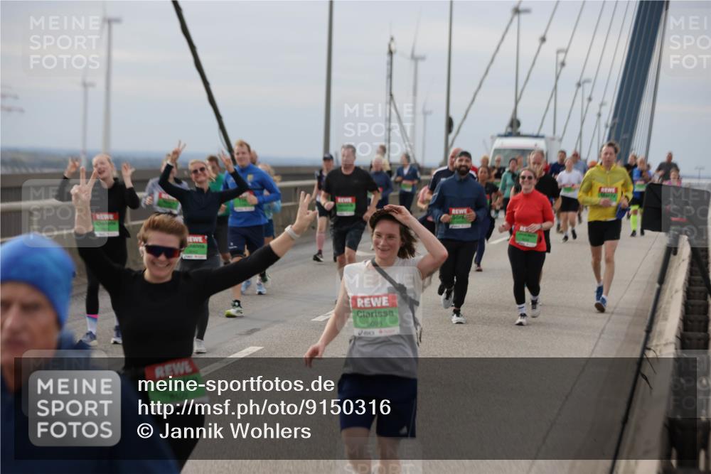 03.10.2025 - Köhlbrandbrückenlauf Jannik Wohlers http://msf.ph/oto/9150316 03.10.2025 15:55:29 Position 1 9509, 8098 meine-sportfotos.de