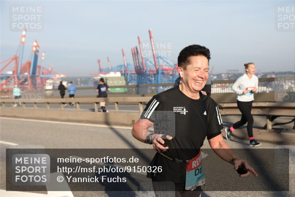 03.10.2025 - Köhlbrandbrückenlauf Yannick Fuchs http://msf.ph/oto/9150326 03.10.2025 08:42:17 Position 2 267 meine-sportfotos.de